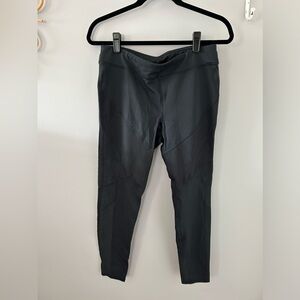 Women’s athletic apparel size Large